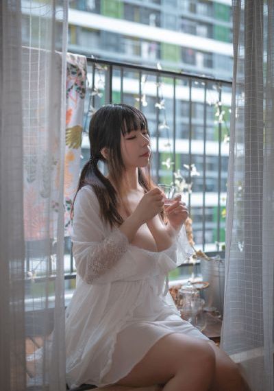 丝袜美腿在线播放_剧情片完整版观看
